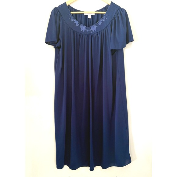 Miss Elaine Other - Miss Elaine Classics Navy Blue Embroidered Neckline Nylon Lounger M